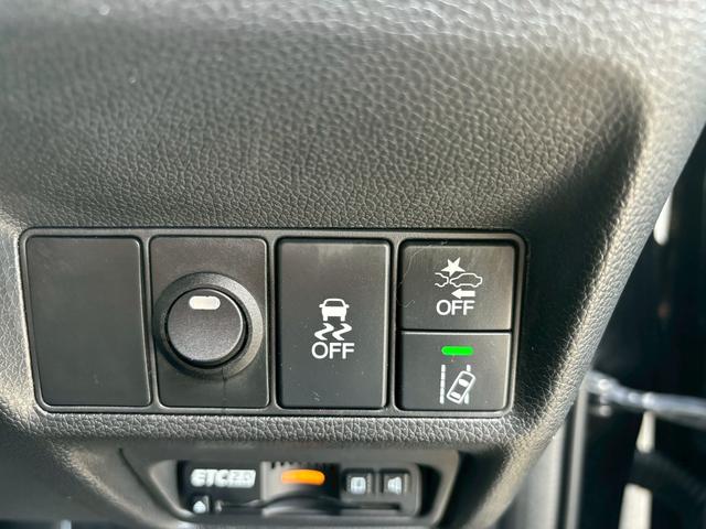 ステップワゴンスパーダ スパーダ・クールスピリットホンダセンシング　ＡＣＣフルセグナビＬＥＤヘッドフォグＲカメラ両側パワスラＥＴＣトリプルゾーンコントロールオートエアコンＲモニター運転席助手席シートヒーターサイドカーテンエアバッグＢＴミュージックラックスマキー（25枚目）