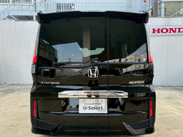 ステップワゴンスパーダ スパーダホンダセンシング ACCフルセグナビLEDヘッドフォグRカメラETCオートエアコンリアマニュアルクーラー両側パワスラBTミュージックラックCDDVD再生USBパドルシフト本革巻きシートバックテーブル純正アルミスマキー(6枚目)