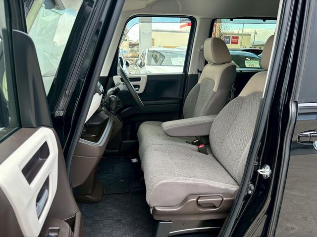 Ｎ－ＢＯＸ Ｌ　ＡＣＣフルセグナビＬＥＤヘッドＲカメラ左リアパワスラ運転席助手席シートヒーターオートエアコン電制ＰオートブレーキホールドＰセンサーシートバックテーブルＢＴミュージックラックＣＤＤＶＤ再生スマキー（6枚目）
