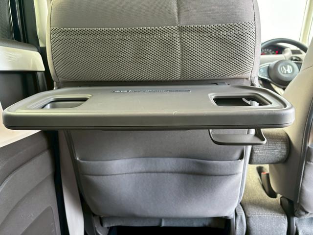 Ｎ－ＢＯＸ Ｌ　ＡＣＣフルセグナビＬＥＤヘッドＲカメラ左リアパワスラ運転席助手席シートヒーターオートエアコン電制ＰオートブレーキホールドＰセンサーシートバックテーブルＢＴミュージックラックＣＤＤＶＤ再生スマキー（12枚目）