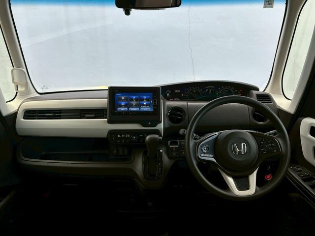 Ｎ－ＢＯＸ Ｌ　ＡＣＣフルセグナビＬＥＤヘッドＲカメラ左リアパワスラ運転席助手席シートヒーターオートエアコン電制ＰオートブレーキホールドＰセンサーシートバックテーブルＢＴミュージックラックＣＤＤＶＤ再生スマキー（13枚目）