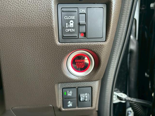 Ｎ－ＢＯＸ Ｌ　ＡＣＣフルセグナビＬＥＤヘッドＲカメラ左リアパワスラ運転席助手席シートヒーターオートエアコン電制ＰオートブレーキホールドＰセンサーシートバックテーブルＢＴミュージックラックＣＤＤＶＤ再生スマキー（20枚目）