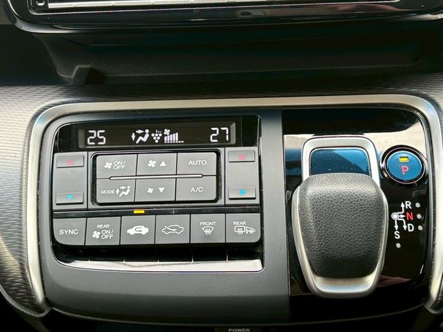 ステップワゴンスパーダ スパーダハイブリッドＧホンダセンシング　ＡＣＣフルセグナビＬＥＤヘッドフォグＲカメラＲモニター両側パワスラＥＴＣ前後ドラレコ電制Ｐオートブレーキホールド純正アルミ本革巻きステアリングＵＳＢジャックＢＴミュージックラックＣＤＤＶＤ再生スマキー（20枚目）