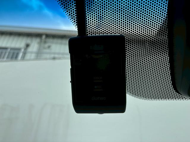 ステップワゴンスパーダ スパーダハイブリッドＧホンダセンシング　ＡＣＣフルセグナビＬＥＤヘッドフォグＲカメラＲモニター両側パワスラＥＴＣ前後ドラレコ電制Ｐオートブレーキホールド純正アルミ本革巻きステアリングＵＳＢジャックＢＴミュージックラックＣＤＤＶＤ再生スマキー（26枚目）