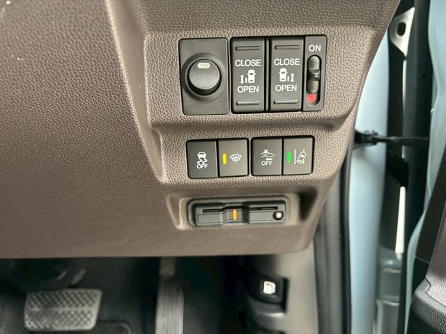 フリードハイブリッド ハイブリッド・Ｇ　ＡＣＣフルセグナビＬＥＤヘッドＲカメラ両側パワスラＥＴＣ前後ドラレコ運転席助手席シートヒーターＢＴミュージックラックＣＤＤＶＤ再生ＵＳＢスマキー（20枚目）