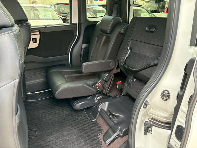 Ｎ－ＢＯＸカスタム Ｇ・Ｌターボホンダセンシング　ＡＣＣフルセグナビＬＥＤヘッドフォグＲカメラＥＴＣナビ連動ドラレコ両側パワスラ運転席助手席シートヒーターサイドカーテンエアバッグ本革巻きステアリングパドルシフトＢＴミュージックラックＣＤＤＶＤ再生（7枚目）