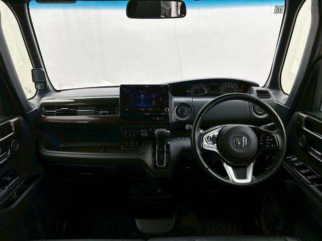 Ｎ－ＢＯＸカスタム Ｇ・Ｌターボホンダセンシング　ＡＣＣフルセグナビＬＥＤヘッドフォグＲカメラＥＴＣナビ連動ドラレコ両側パワスラ運転席助手席シートヒーターサイドカーテンエアバッグ本革巻きステアリングパドルシフトＢＴミュージックラックＣＤＤＶＤ再生（12枚目）