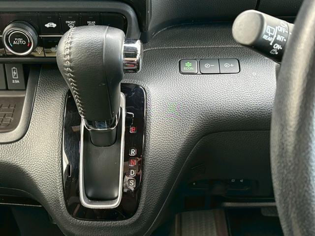 Ｎ－ＢＯＸカスタム Ｇ・Ｌターボホンダセンシング　ＡＣＣフルセグナビＬＥＤヘッドフォグＲカメラＥＴＣナビ連動ドラレコ両側パワスラ運転席助手席シートヒーターサイドカーテンエアバッグ本革巻きステアリングパドルシフトＢＴミュージックラックＣＤＤＶＤ再生（16枚目）