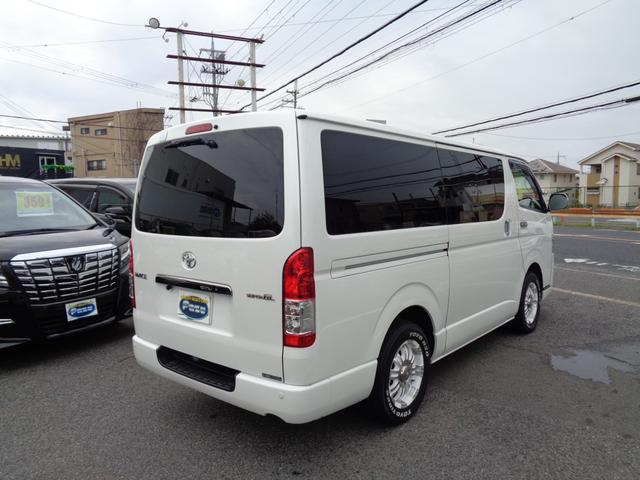 ハイエースバン スーパーGL ダークプライム ディーゼル・後席モニター・社外ナビ・バックモニター・前後ドライブレコーダー・レーザー・ETC・リアベット仕様・社外シートカバー・(4枚目)