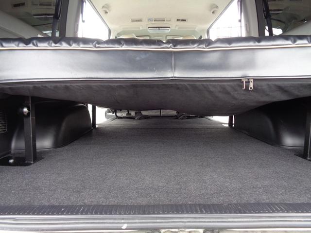 ハイエースバン スーパーGL ダークプライム ディーゼル・後席モニター・社外ナビ・バックモニター・前後ドライブレコーダー・レーザー・ETC・リアベット仕様・社外シートカバー・(19枚目)
