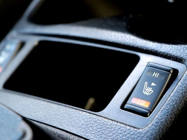 20X ハイブリッド エマージェンシーブレーキP ワンオナ 禁煙車 純正SDナビ/フルセグ バックカメラ LEDオートライト パワーバックドア 障害物センサー シートヒーター 革調シート 革巻きハンドル ステアスイッチ インテリキー プッシュスタート(16枚目)