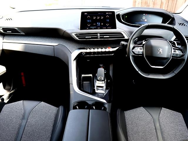 アリュール パノラミックサンルーフ AppleCarPlay対応ディスプレイ バック/サイドカメラ 全車速ACC アクティブセーフティブレーキ BSM LEDオート 前後ドラレコ Pバックドア 純正AW 禁煙車(3枚目)