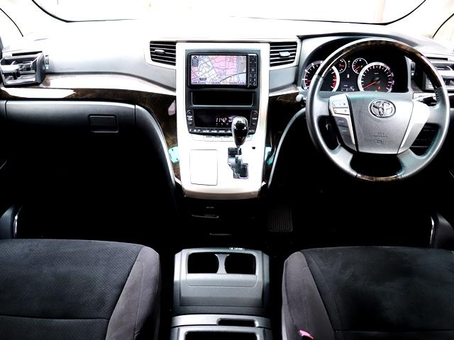 2.4Z プラチナセレクションII タイプゴールド 禁煙車 純正フリップダウンモニター 純正HDDナビ/フルセグ バックカメラ HIDオートライト 両側パワースライド パワーバックドア 障害物センサー スマートキー プッシュスタート ETC オットマン(3枚目)