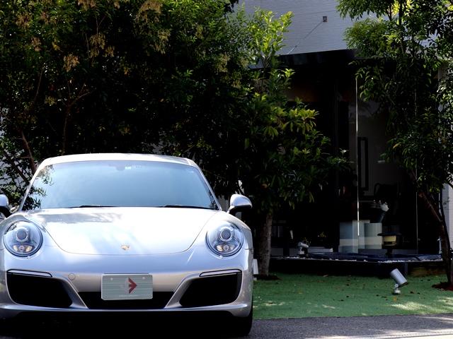 ９１１カレラＳ　シートヒーター　ポルシェエントリー／ドライブシステム　グレートップウィンドスクリーン　ブラックペイント純正２０ＡＷ　パワーステアリングプラス　革　純正ナビ／フルセグ　バックカメラ　ドラレコ　レーダー(6枚目)