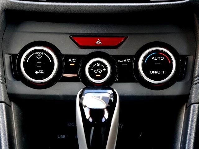 インプレッサスポーツ １．６ｉ－Ｌアイサイト　禁煙車　純正８型ナビ／フルセグ　バックカメラ　ＬＥＤオートライト　フォグ　ＳＲＨ　全車速ＡＣＣ　衝突軽減ブレーキ　レーンキーピング　ＢＳＭ　スマートキー　プッシュスタート　ＥＴＣ　純正１６ＡＷ（14枚目）