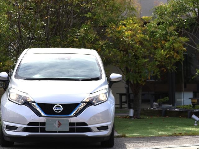 ノート e-パワー X エマージェンシーブレーキ 禁煙車 純正SDナビ/フルセグ バックカメラ 前後ドライブレコーダー オートライト/オートハイビーム レーンキーピング インテリキー プッシュスタート ETC ステアスイッチ(7枚目)