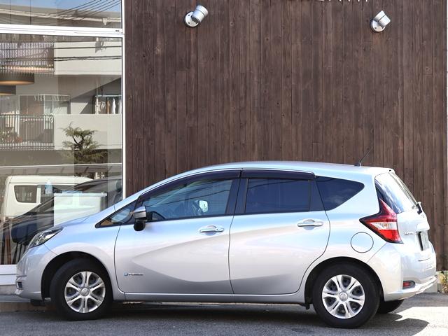 ノート e-パワー X エマージェンシーブレーキ 禁煙車 純正SDナビ/フルセグ バックカメラ 前後ドライブレコーダー オートライト/オートハイビーム レーンキーピング インテリキー プッシュスタート ETC ステアスイッチ(10枚目)