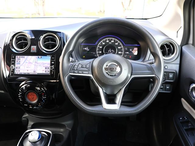 ノート e-パワー X エマージェンシーブレーキ 禁煙車 純正SDナビ/フルセグ バックカメラ 前後ドライブレコーダー オートライト/オートハイビーム レーンキーピング インテリキー プッシュスタート ETC ステアスイッチ(13枚目)