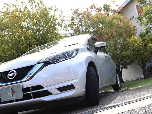 ノート e-パワー X エマージェンシーブレーキ 禁煙車 純正SDナビ/フルセグ バックカメラ 前後ドライブレコーダー オートライト/オートハイビーム レーンキーピング インテリキー プッシュスタート ETC ステアスイッチ(31枚目)