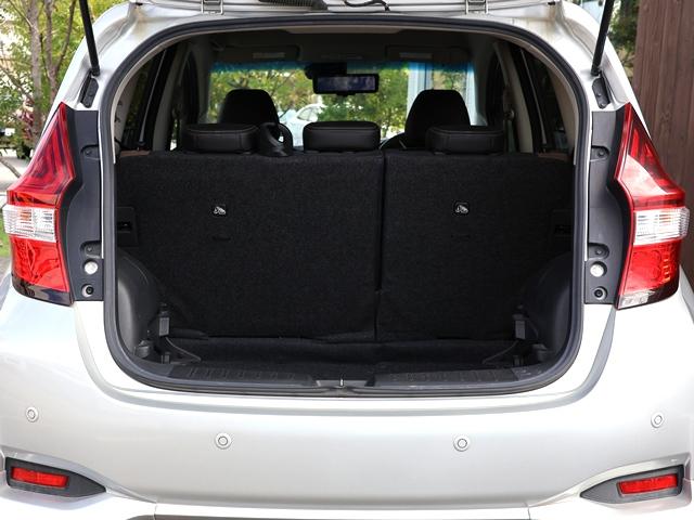 ノート e-パワー メダリスト エマージェンシーブレーキ 禁煙車 純正SDナビ/フルセグ/BR アラウンドビュー バック/サイド/フロントカメラ ドラレコ LEDオートライト デジタルインナーミラー インテリキー 純正15AW(22枚目)