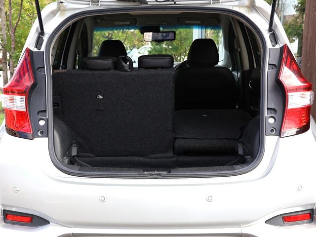 ノート e-パワー メダリスト エマージェンシーブレーキ 禁煙車 純正SDナビ/フルセグ/BR アラウンドビュー バック/サイド/フロントカメラ ドラレコ LEDオートライト デジタルインナーミラー インテリキー 純正15AW(23枚目)