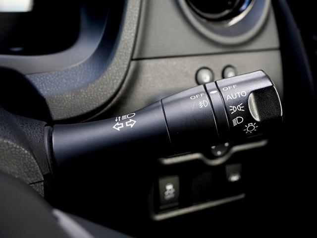 ノート e-パワー メダリスト エマージェンシーブレーキ 禁煙車 純正SDナビ/フルセグ/BR アラウンドビュー バック/サイド/フロントカメラ ドラレコ LEDオートライト デジタルインナーミラー インテリキー 純正15AW(41枚目)