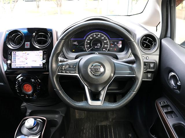 ノート e-パワー メダリスト エマージェンシーブレーキ 禁煙車 純正SDナビ/フルセグ/BR アラウンドビュー バック/サイド/フロントカメラ ドラレコ LEDオートライト デジタルインナーミラー インテリキー 純正15AW(44枚目)