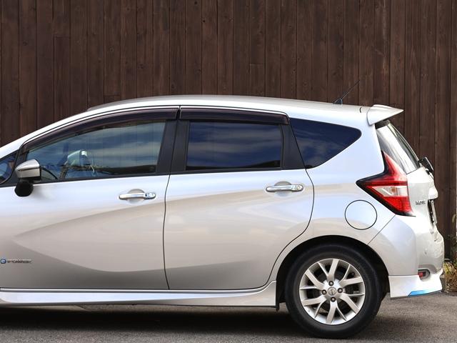 ノート e-パワー メダリスト エマージェンシーブレーキ 禁煙車 純正SDナビ/フルセグ/BR アラウンドビュー バック/サイド/フロントカメラ ドラレコ LEDオートライト デジタルインナーミラー インテリキー 純正15AW(67枚目)