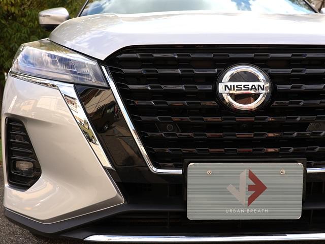 キックス Ｘ　プロパイロット　純正９型ナビ／フルセグ　アラウンドビューモニター　全車速ＡＣＣ　衝突軽減ブレーキ　レーンキーピング　駐車支援システム　障害物センサー　デジタルインナーミラー　インテリキー　純正１７ＡＷ（8枚目）