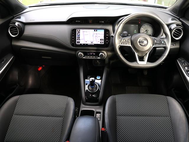 キックス Ｘ　プロパイロット　純正９型ナビ／フルセグ　アラウンドビューモニター　全車速ＡＣＣ　衝突軽減ブレーキ　レーンキーピング　駐車支援システム　障害物センサー　デジタルインナーミラー　インテリキー　純正１７ＡＷ（77枚目）