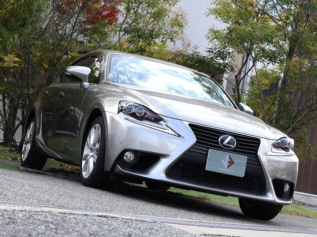 【ＬＥＤヘッドライト】ＬＥＤライトは暗い道でも、見やすく広い範囲を照らしてくれます☆電球やハロゲンに比べてエネルギー効率が良いため消費電力が少なく寿命も長いのが特徴です。