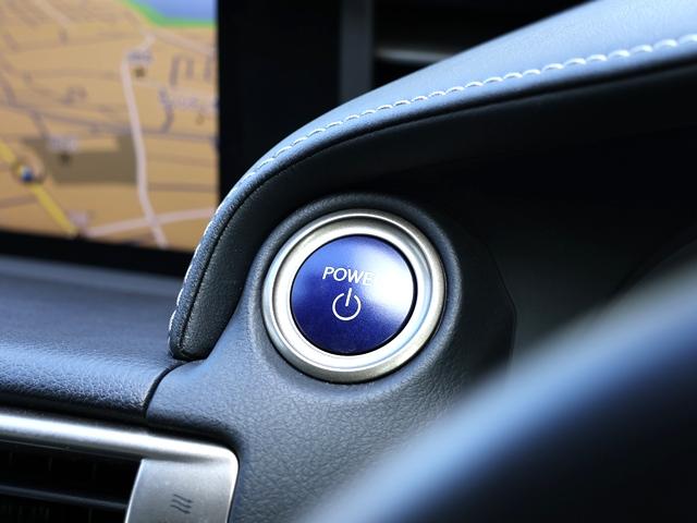 【プッシュスタート】今までカバンの中で探してた鍵を見つけてエンジンを付けることなくそのまま指でプッシュするだけで大丈夫です♪忙しい時など便利で楽チンですね♪