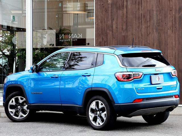ジープ・コンパス リミテッド 4WD パノラミックサンルーフ メーカーナビ/フルセグ Bカメラ beatsサウンドシステム レーダークルコン レーンキーピング BSM パワーバックドア アップルカープレイ シートヒーター 禁煙車(5枚目)