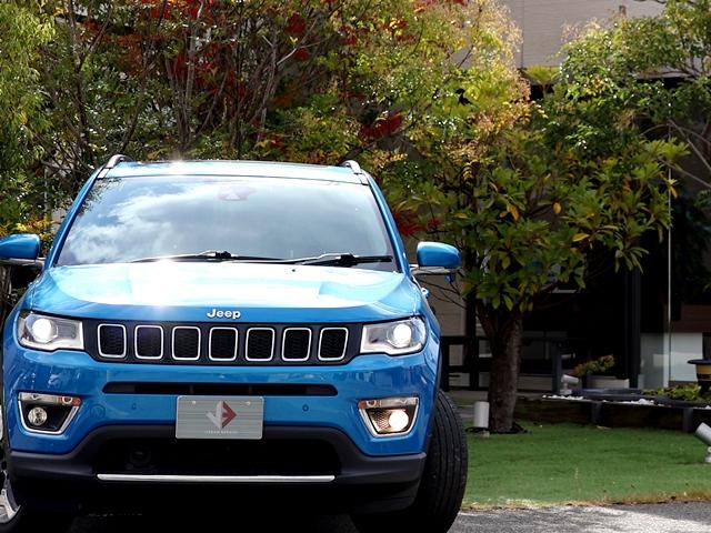 ジープ・コンパス リミテッド 4WD パノラミックサンルーフ メーカーナビ/フルセグ Bカメラ beatsサウンドシステム レーダークルコン レーンキーピング BSM パワーバックドア アップルカープレイ シートヒーター 禁煙車(7枚目)