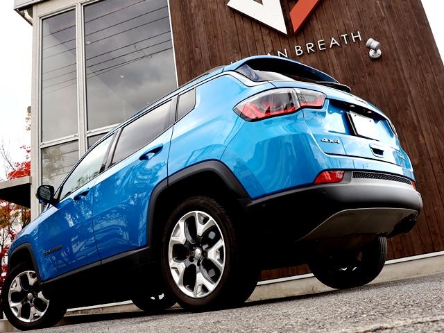 ジープ・コンパス リミテッド 4WD パノラミックサンルーフ メーカーナビ/フルセグ Bカメラ beatsサウンドシステム レーダークルコン レーンキーピング BSM パワーバックドア アップルカープレイ シートヒーター 禁煙車(10枚目)