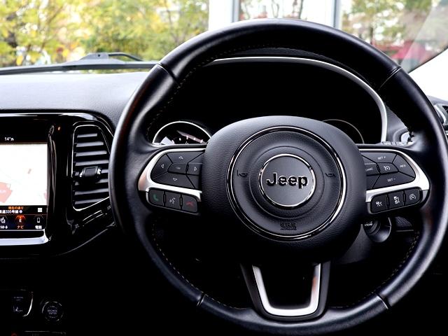 ジープ・コンパス リミテッド 4WD パノラミックサンルーフ メーカーナビ/フルセグ Bカメラ beatsサウンドシステム レーダークルコン レーンキーピング BSM パワーバックドア アップルカープレイ シートヒーター 禁煙車(14枚目)