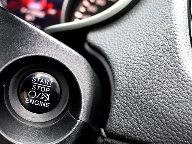 ジープ・コンパス リミテッド 4WD パノラミックサンルーフ メーカーナビ/フルセグ Bカメラ beatsサウンドシステム レーダークルコン レーンキーピング BSM パワーバックドア アップルカープレイ シートヒーター 禁煙車(17枚目)