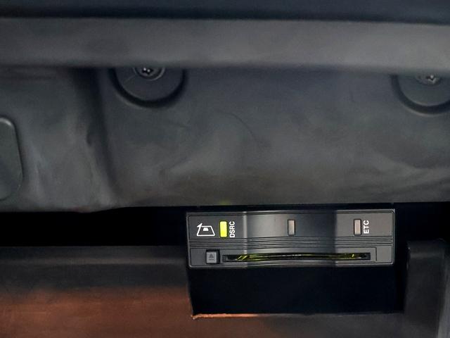 ジープ・コンパス リミテッド 4WD パノラミックサンルーフ メーカーナビ/フルセグ Bカメラ beatsサウンドシステム レーダークルコン レーンキーピング BSM パワーバックドア アップルカープレイ シートヒーター 禁煙車(20枚目)