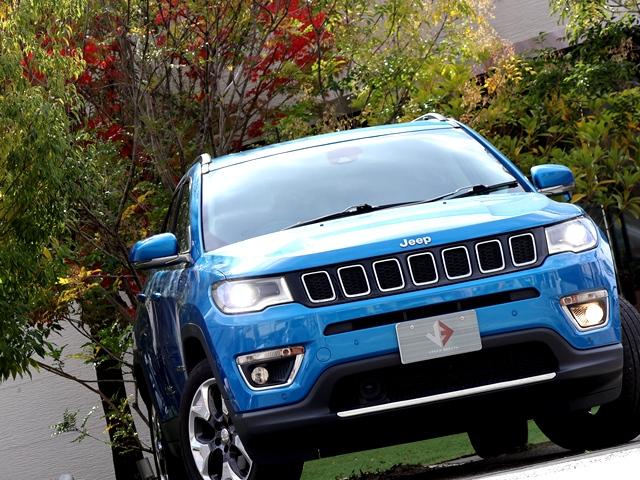 ジープ・コンパス リミテッド 4WD パノラミックサンルーフ メーカーナビ/フルセグ Bカメラ beatsサウンドシステム レーダークルコン レーンキーピング BSM パワーバックドア アップルカープレイ シートヒーター 禁煙車(29枚目)