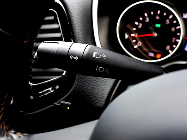 ジープ・コンパス リミテッド 4WD パノラミックサンルーフ メーカーナビ/フルセグ Bカメラ beatsサウンドシステム レーダークルコン レーンキーピング BSM パワーバックドア アップルカープレイ シートヒーター 禁煙車(50枚目)