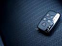最近発売されたお車では主流になってきているキーフリーシステム付きです!エンジンスタートの際にスマートキーを身に付けているだけで、あとはワンプッシュでエンジン始動することができ、とても便利です♪