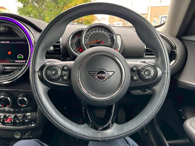 ＭＩＮＩ クーパー　クラブマン　禁煙　バックカメラ　ツートン　メーカーナビ　ＥＴＣ　レーダークルーズ　レーンキープ　衝突軽減　スマートキー２個（17枚目）