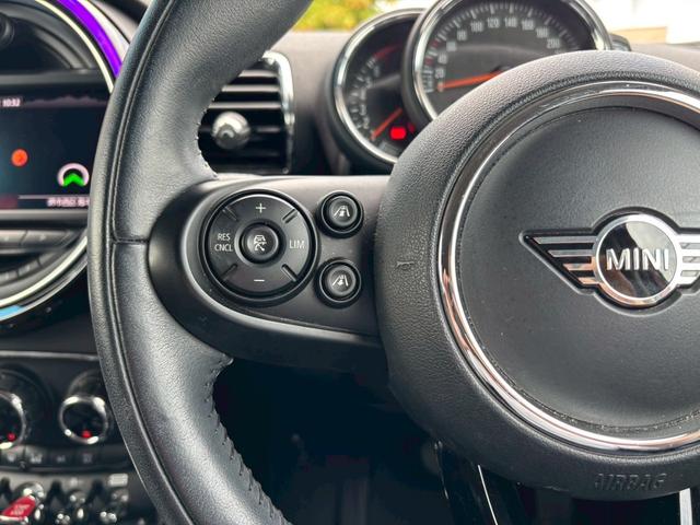 ＭＩＮＩ クーパー　クラブマン　禁煙　バックカメラ　ツートン　メーカーナビ　ＥＴＣ　レーダークルーズ　レーンキープ　衝突軽減　スマートキー２個（18枚目）