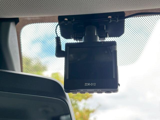 ＭＩＮＩ クーパー　クラブマン　禁煙　バックカメラ　ツートン　メーカーナビ　ＥＴＣ　レーダークルーズ　レーンキープ　衝突軽減　スマートキー２個（48枚目）