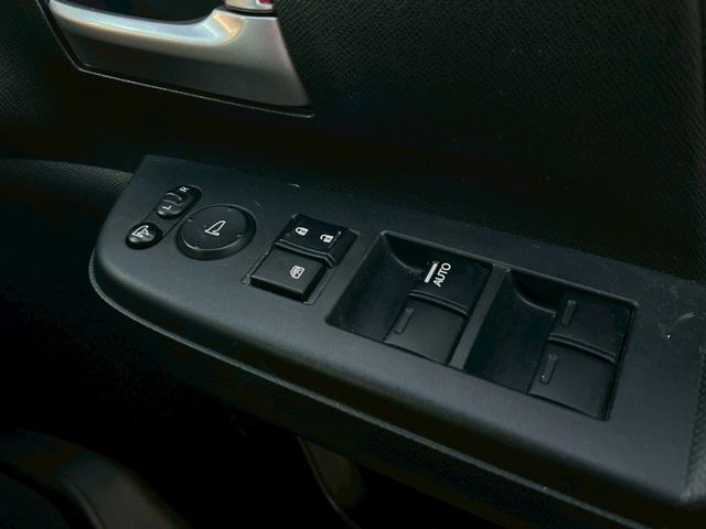 ステップワゴンスパーダ Z インターナビセレクション 純正ナビ 地デジテレビ バックカメラ 両側パワースライドドア ETC クルーズコントロール パドルシフト アイドリングストップ スマートキー(22枚目)