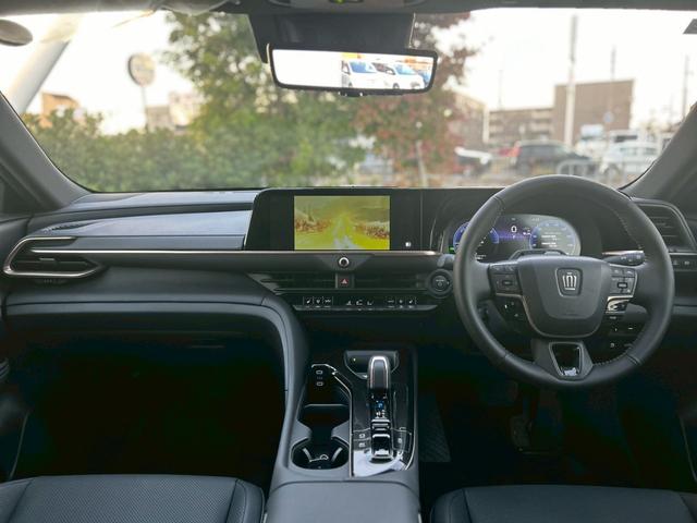 クラウンスポーツ Ｚ　禁煙　ワンオーナー　トヨタチームメイト　黒革　ＢＳＭ　ＨＵＤ　デジタルミラー　ワイヤレス充電　全周囲モニター　ナビＴＶ　エアーシート　シートヒーター　ハンドルヒーター　パワーバックドア　ＥＴＣ２．０（5枚目）
