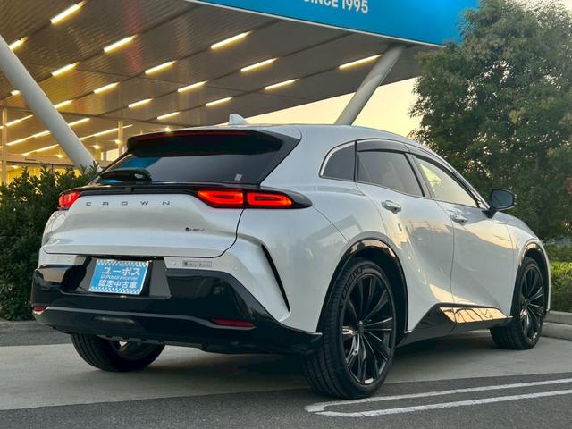 クラウンスポーツ Ｚ　禁煙　ワンオーナー　トヨタチームメイト　黒革　ＢＳＭ　ＨＵＤ　デジタルミラー　ワイヤレス充電　全周囲モニター　ナビＴＶ　エアーシート　シートヒーター　ハンドルヒーター　パワーバックドア　ＥＴＣ２．０（10枚目）