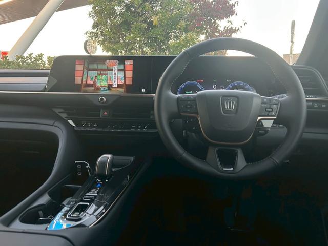 クラウンスポーツ Ｚ　禁煙　ワンオーナー　トヨタチームメイト　黒革　ＢＳＭ　ＨＵＤ　デジタルミラー　ワイヤレス充電　全周囲モニター　ナビＴＶ　エアーシート　シートヒーター　ハンドルヒーター　パワーバックドア　ＥＴＣ２．０（16枚目）