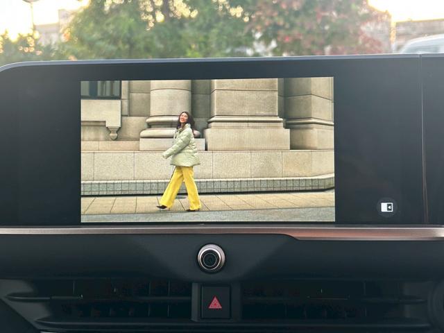 クラウンスポーツ Ｚ　禁煙　ワンオーナー　トヨタチームメイト　黒革　ＢＳＭ　ＨＵＤ　デジタルミラー　ワイヤレス充電　全周囲モニター　ナビＴＶ　エアーシート　シートヒーター　ハンドルヒーター　パワーバックドア　ＥＴＣ２．０（23枚目）