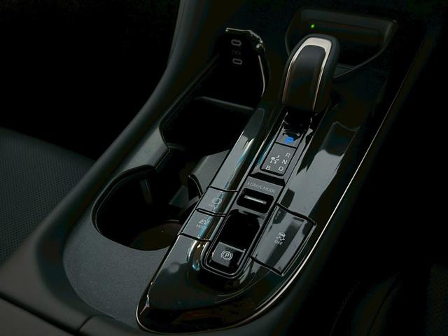 クラウンスポーツ Ｚ　禁煙　ワンオーナー　トヨタチームメイト　黒革　ＢＳＭ　ＨＵＤ　デジタルミラー　ワイヤレス充電　全周囲モニター　ナビＴＶ　エアーシート　シートヒーター　ハンドルヒーター　パワーバックドア　ＥＴＣ２．０（29枚目）